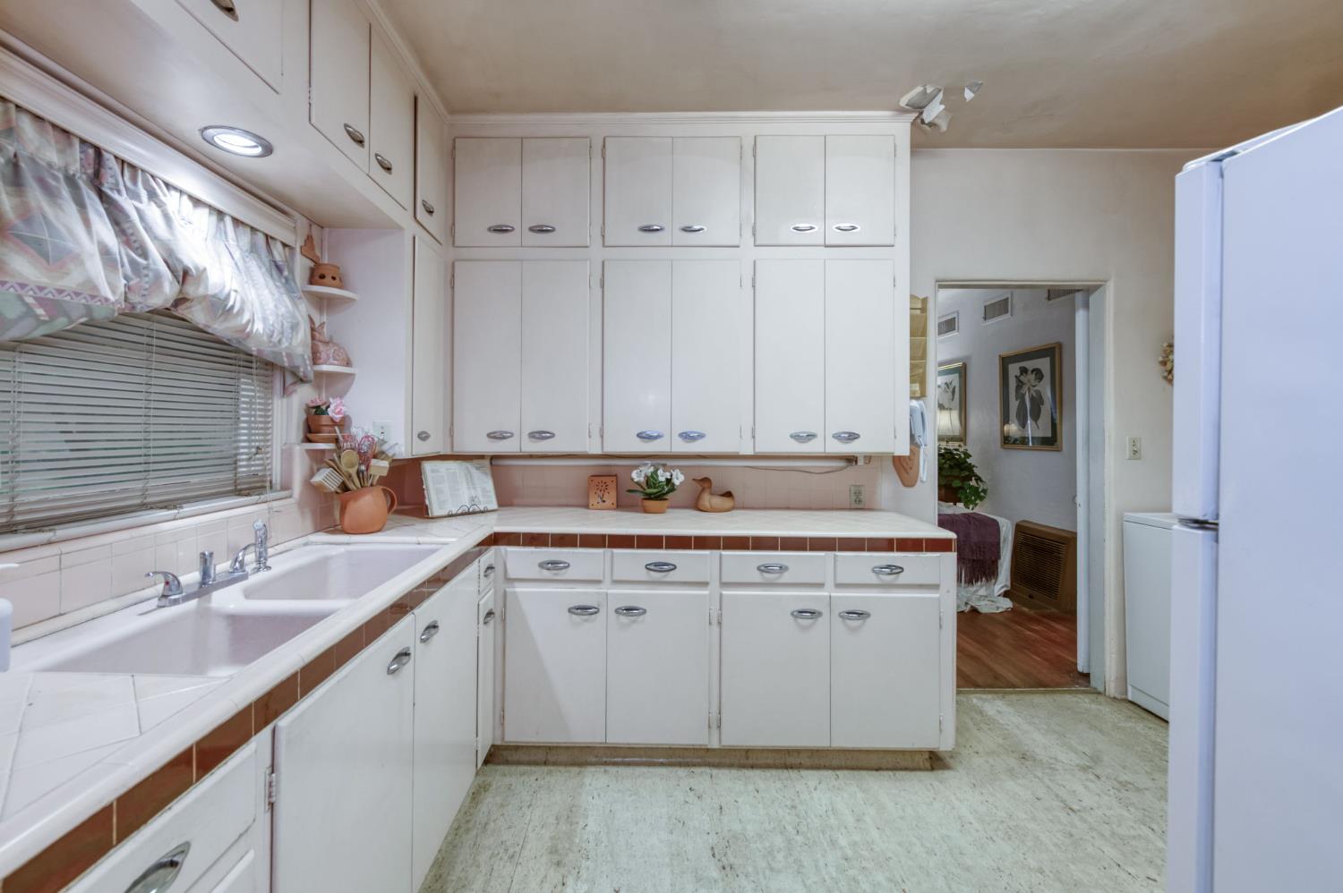 4042 N Maroa Ave, Fresno, CA 93704