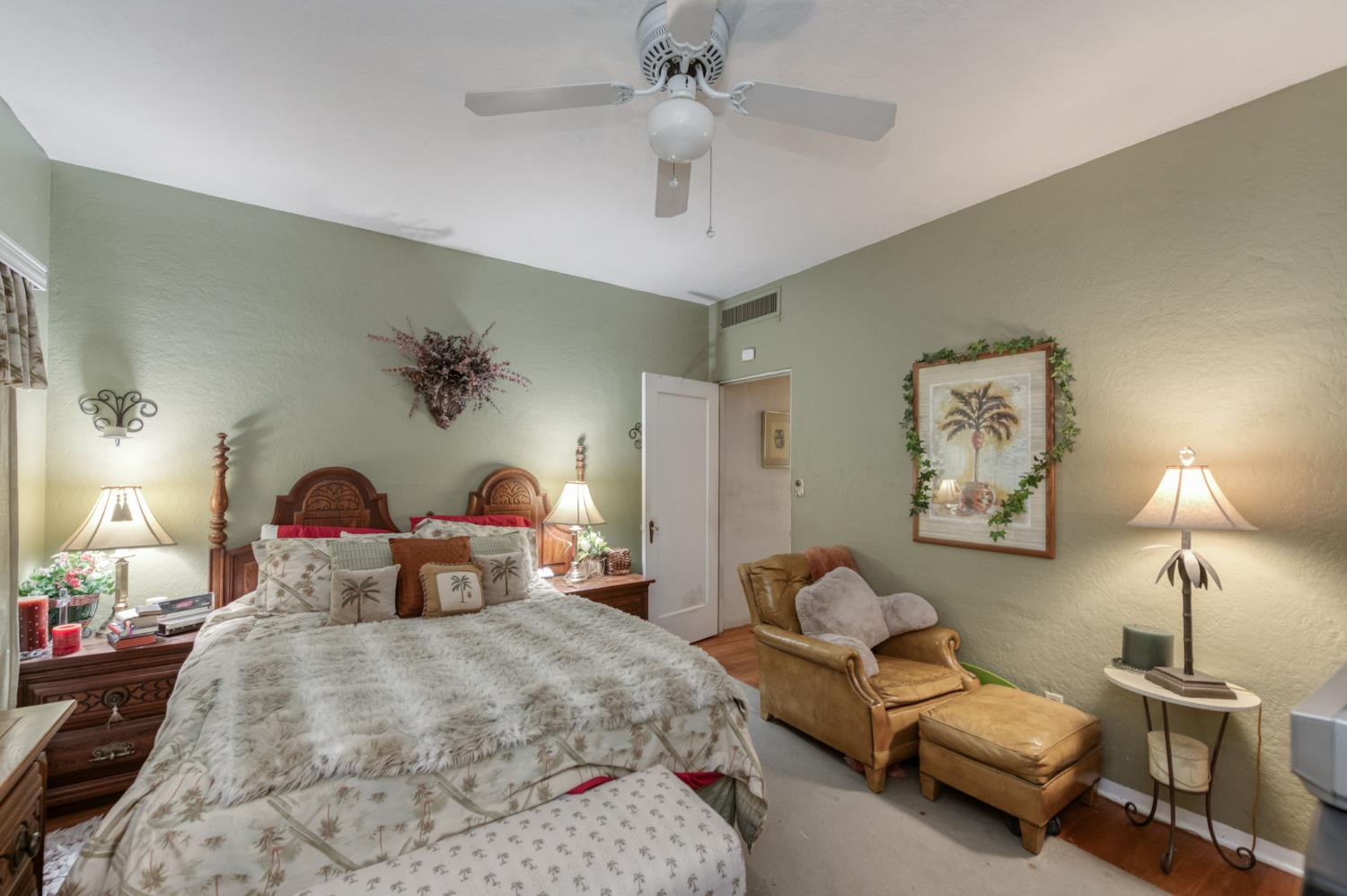 4042 N Maroa Ave, Fresno, CA 93704