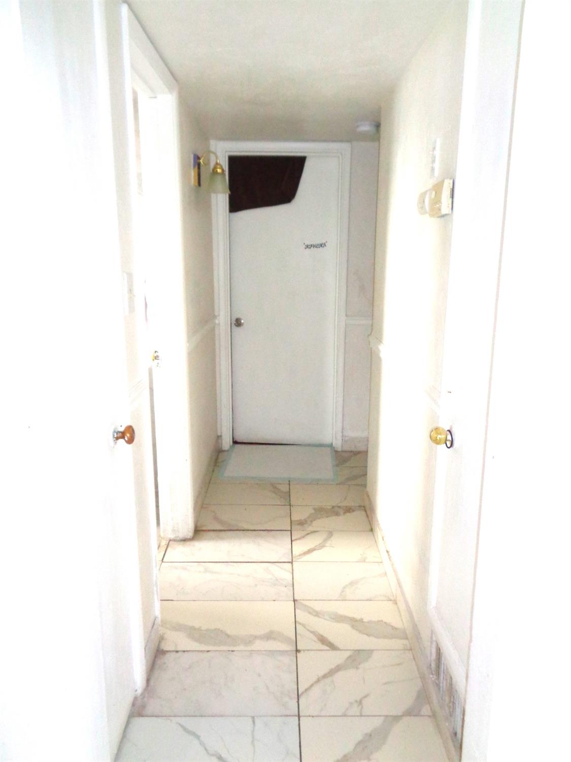 2615 N Bond Ave, Fresno, CA 93703