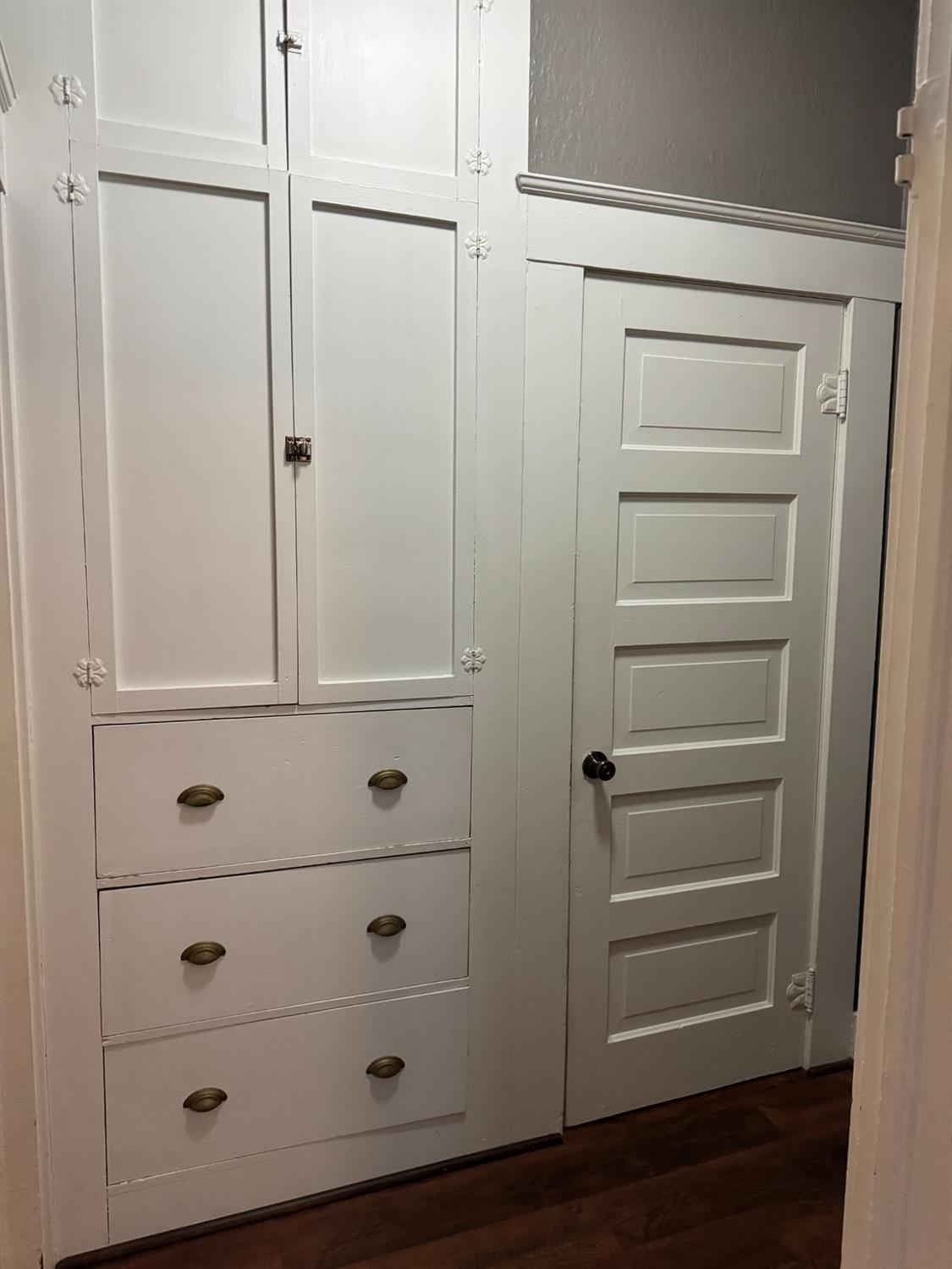 1261 N Glenn Ave N, Fresno, CA 93728