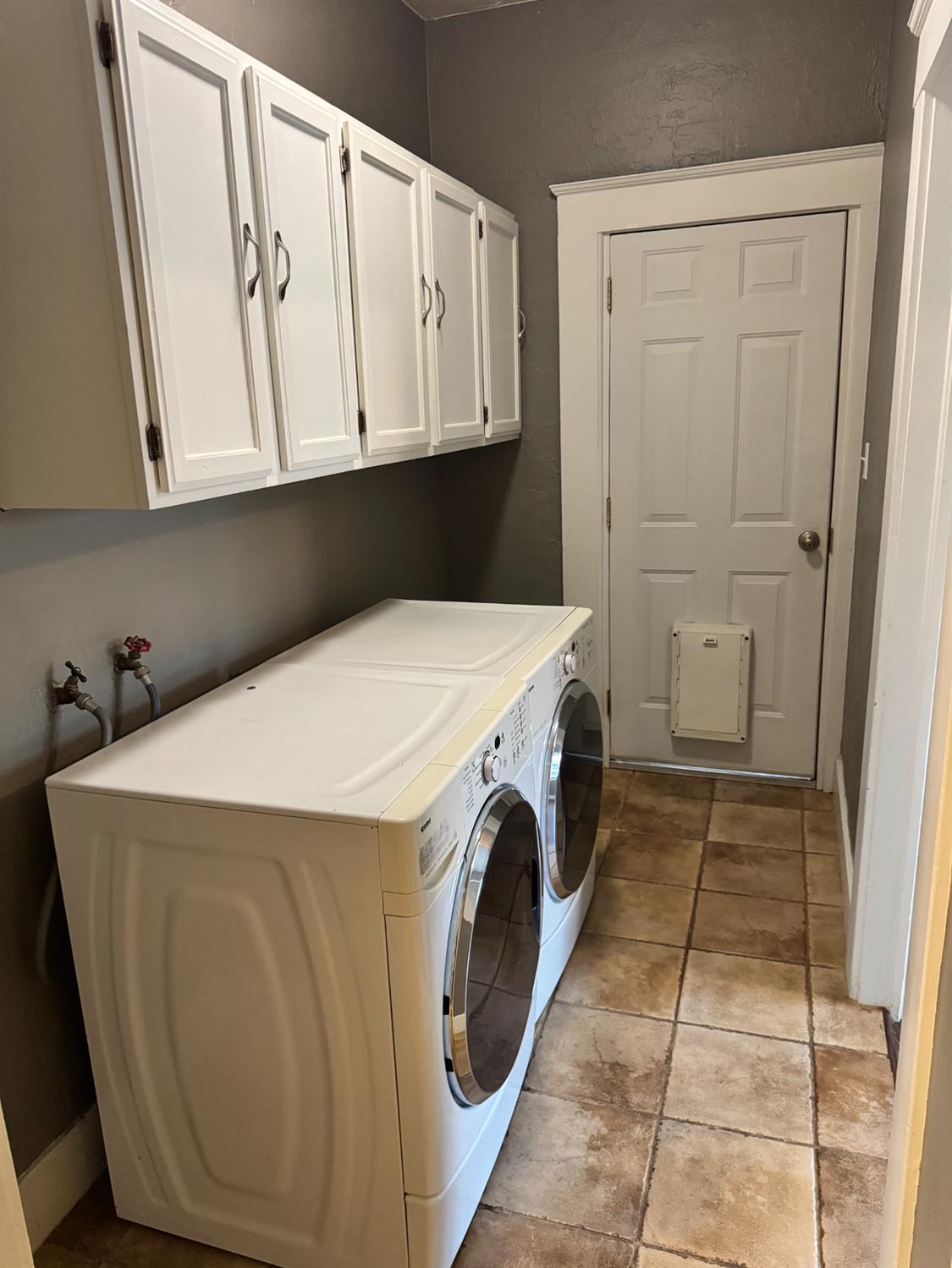 1261 N Glenn Ave N, Fresno, CA 93728