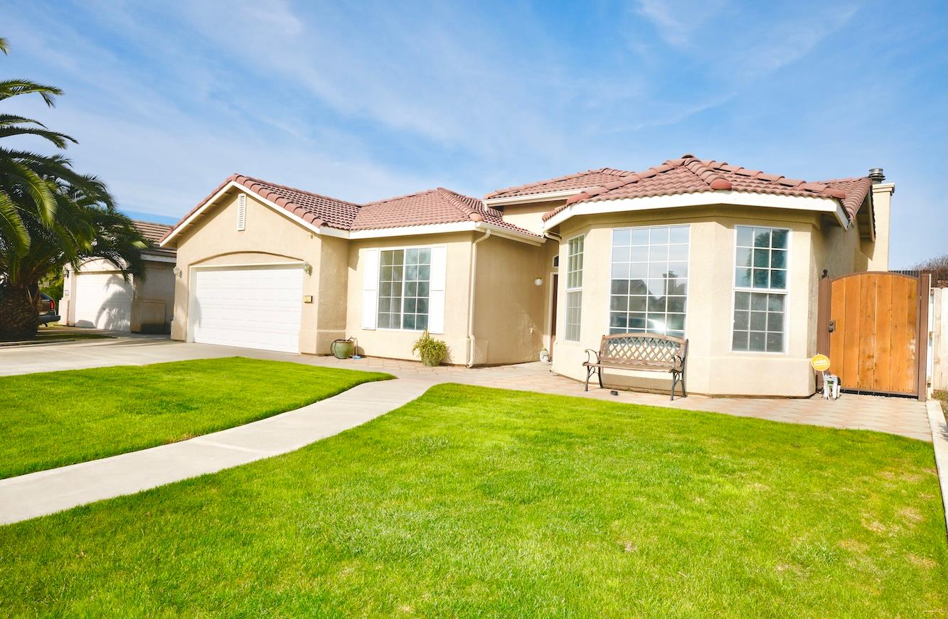 926 Northstar Dr, Hanford, CA 93230
