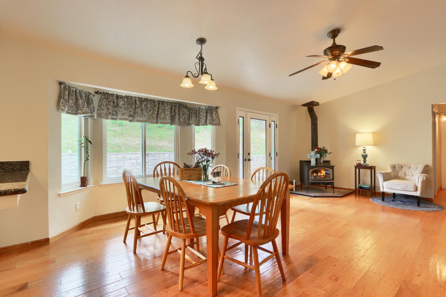 41820 Dillon Cir, Ahwahnee, CA 93601