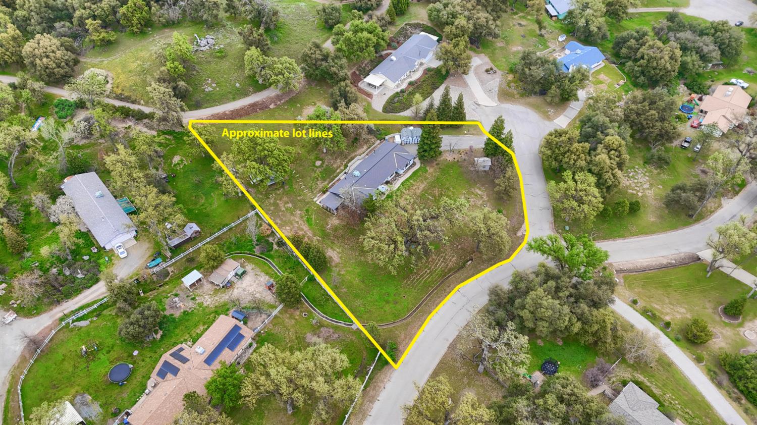 41820 Dillon Cir, Ahwahnee, CA 93601