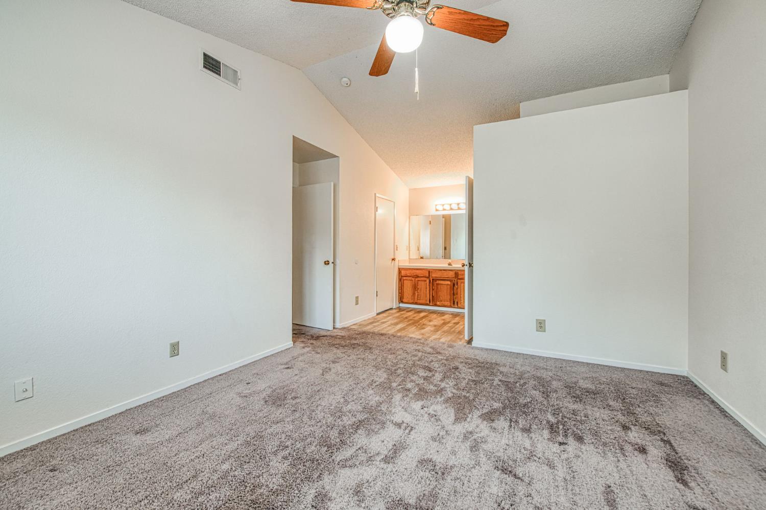 8665 N Cedar Ave #150, Fresno, CA 93720