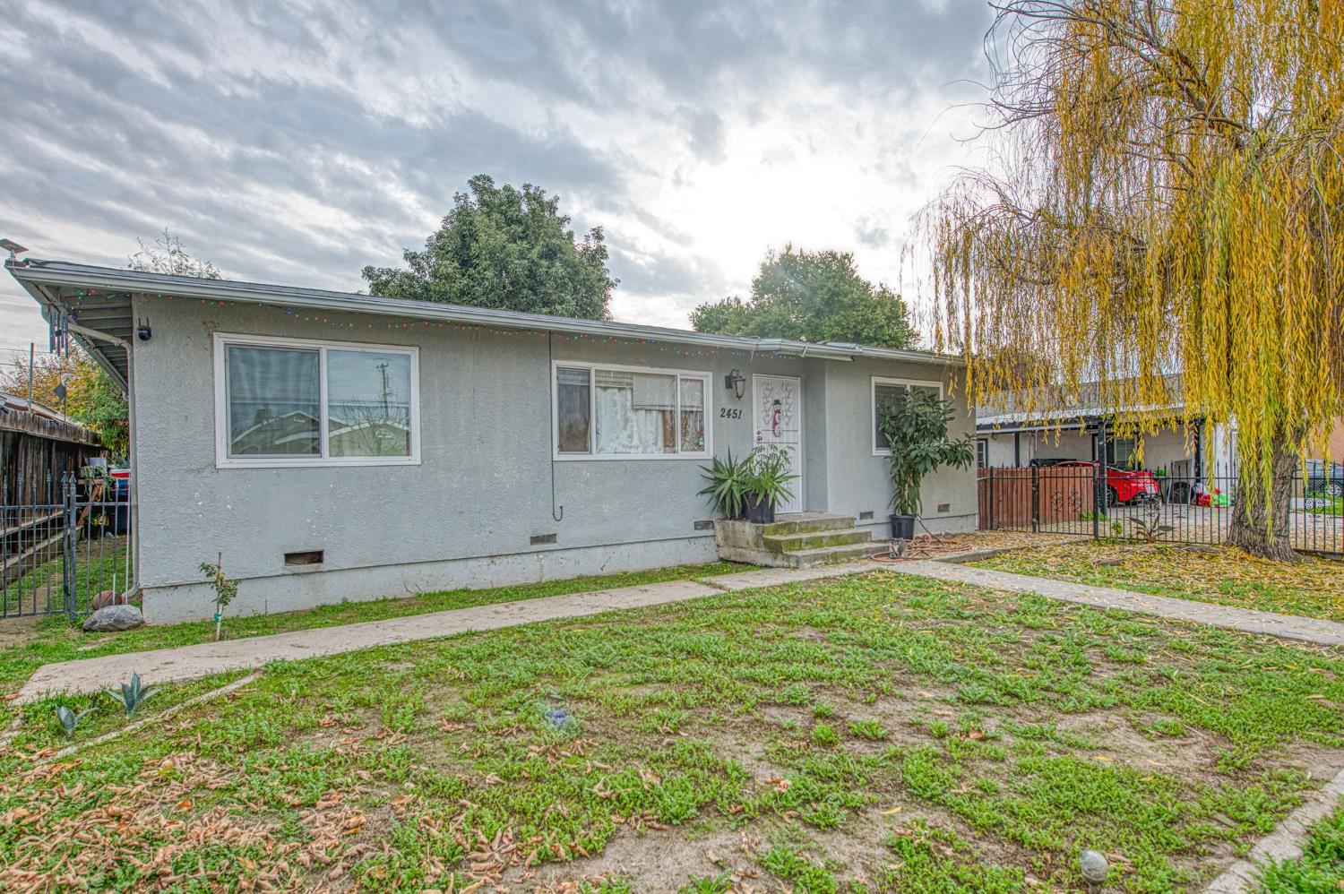 2451 Yerba St, Selma, CA 93662
