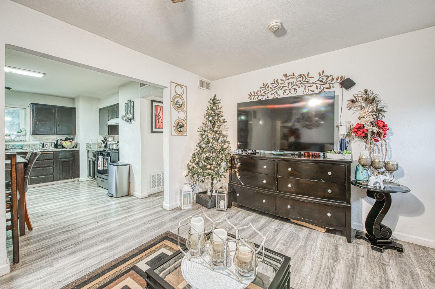 2451 Yerba St, Selma, CA 93662