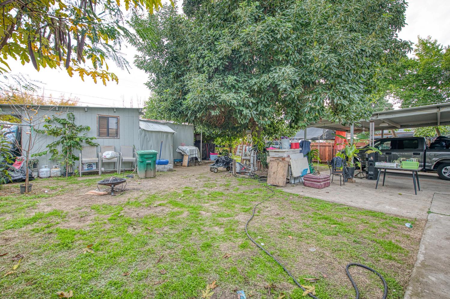 2451 Yerba St, Selma, CA 93662