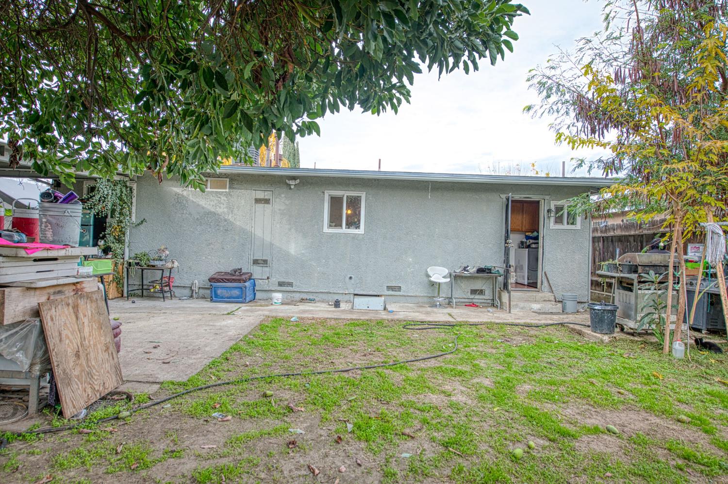 2451 Yerba St, Selma, CA 93662