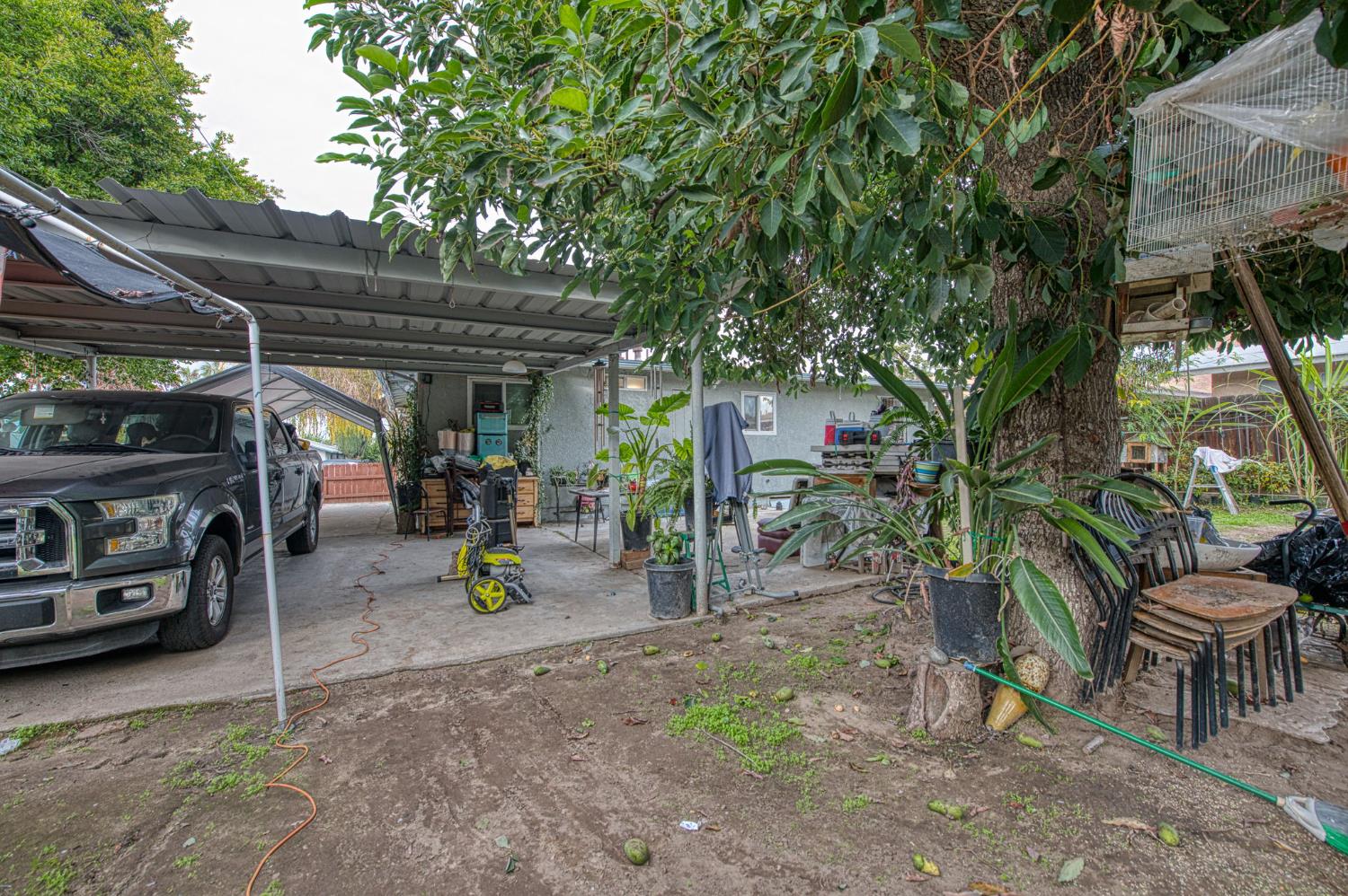 2451 Yerba St, Selma, CA 93662