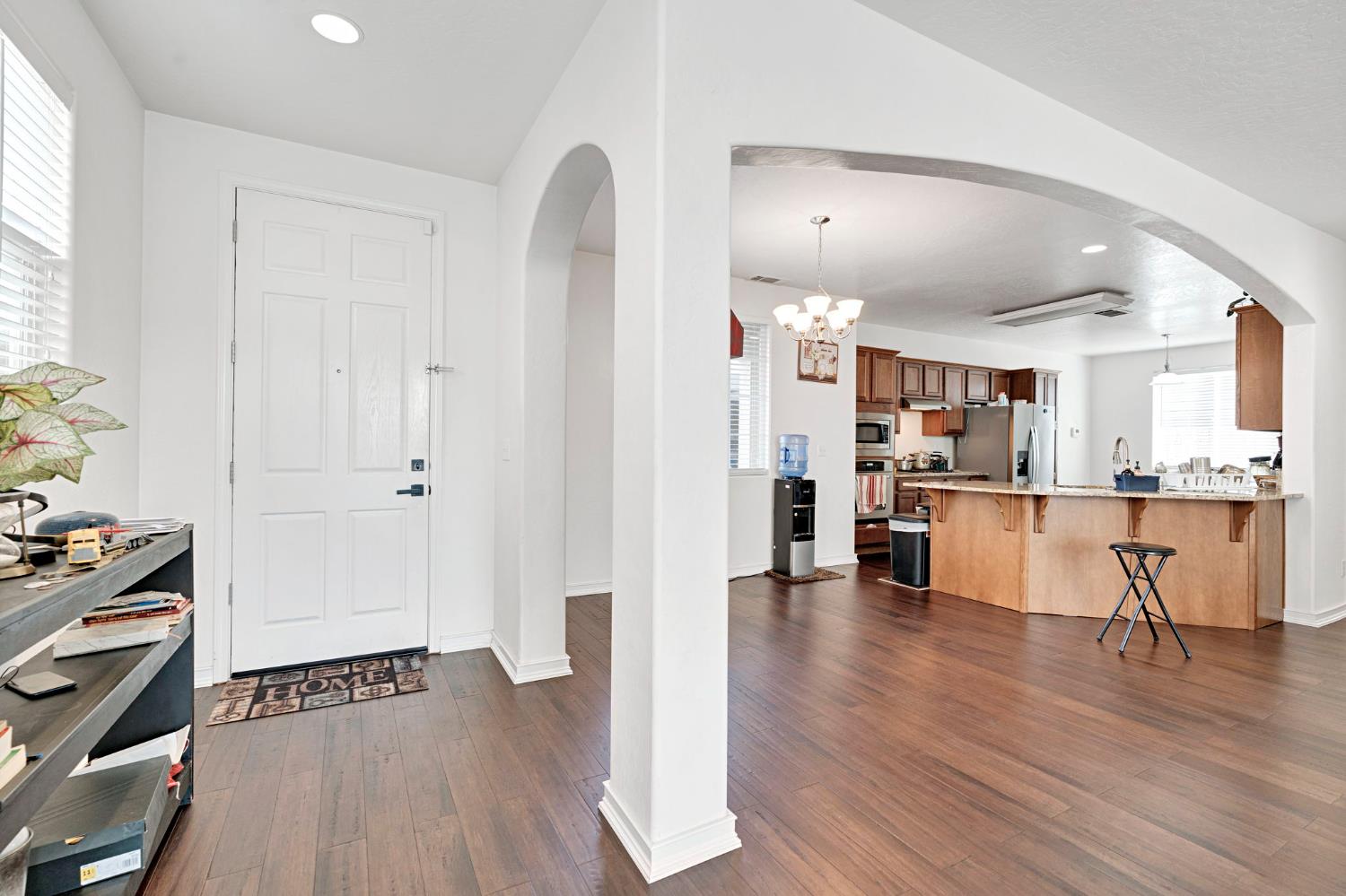 4421 W Pinsapo Dr, Fresno, CA 93722