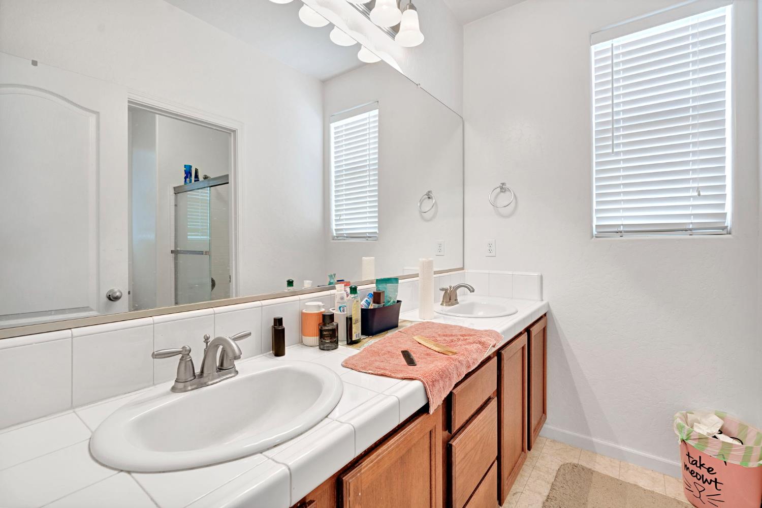 4421 W Pinsapo Dr, Fresno, CA 93722