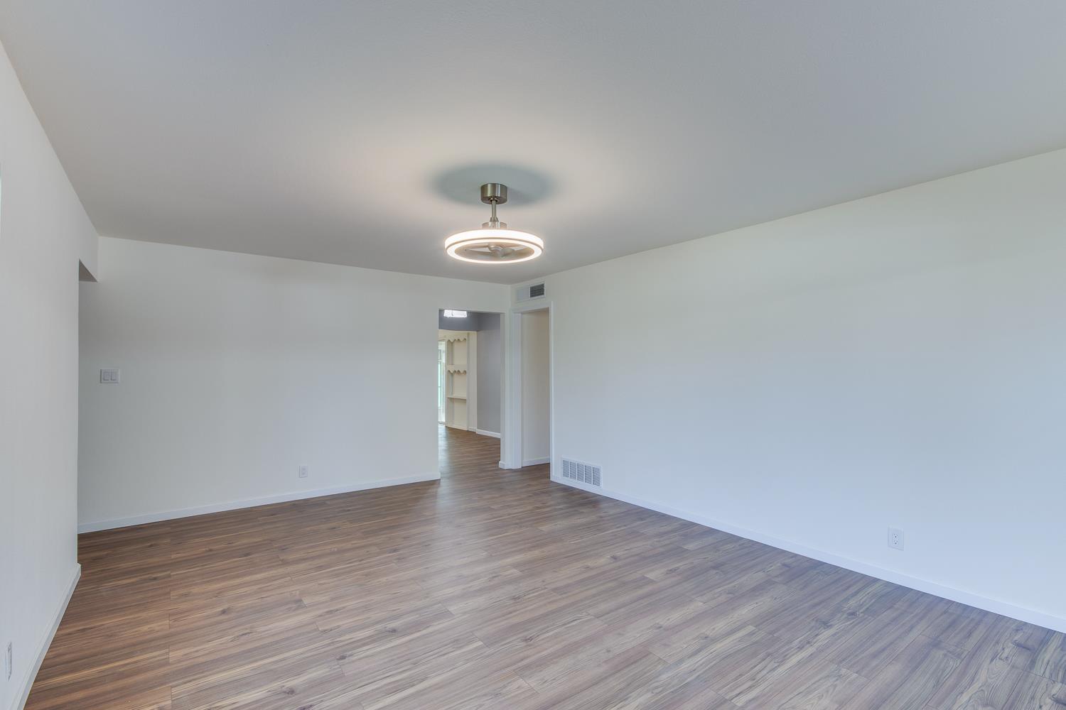 4723 N Angus St, Fresno, CA 93726