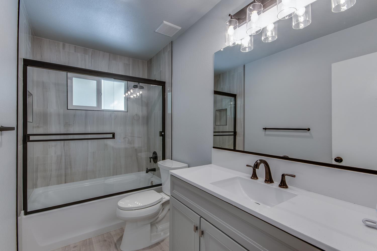 4723 N Angus St, Fresno, CA 93726