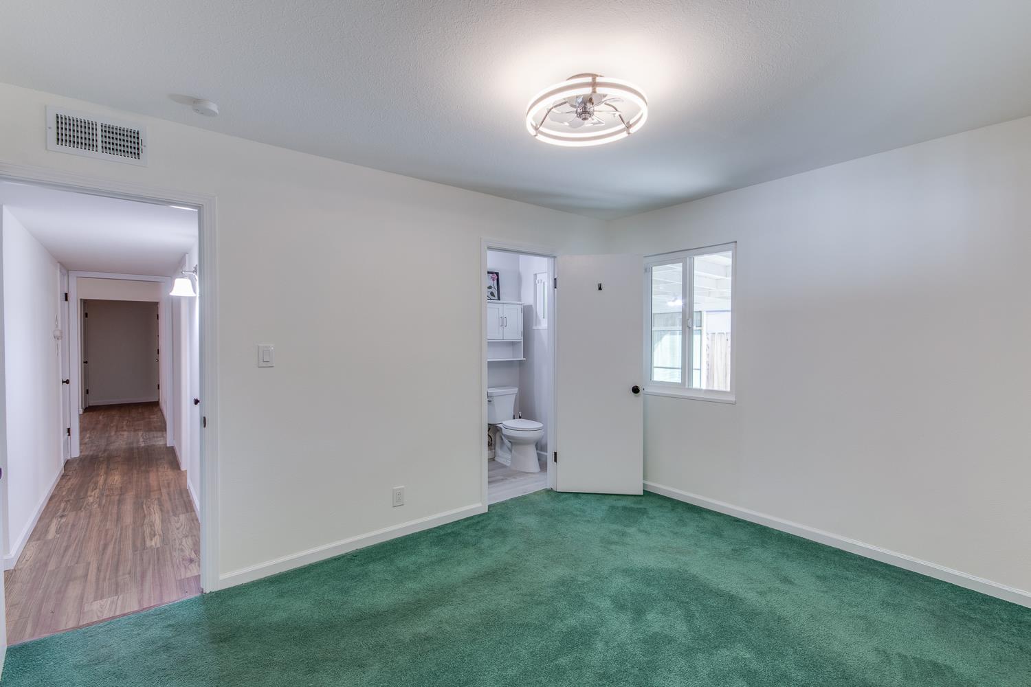 4723 N Angus St, Fresno, CA 93726