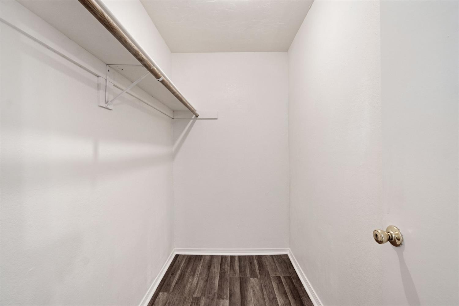 14853 W Stanislaus Ave, Kerman, CA 93630