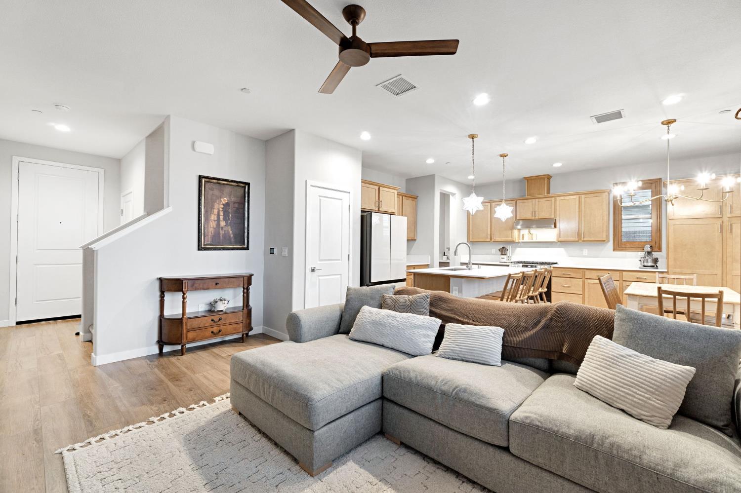 554 Mccaffrey Way, Madera, CA 93636