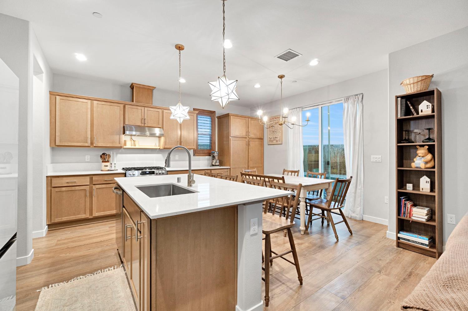 554 Mccaffrey Way, Madera, CA 93636