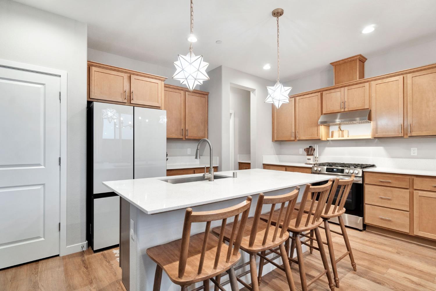 554 Mccaffrey Way, Madera, CA 93636