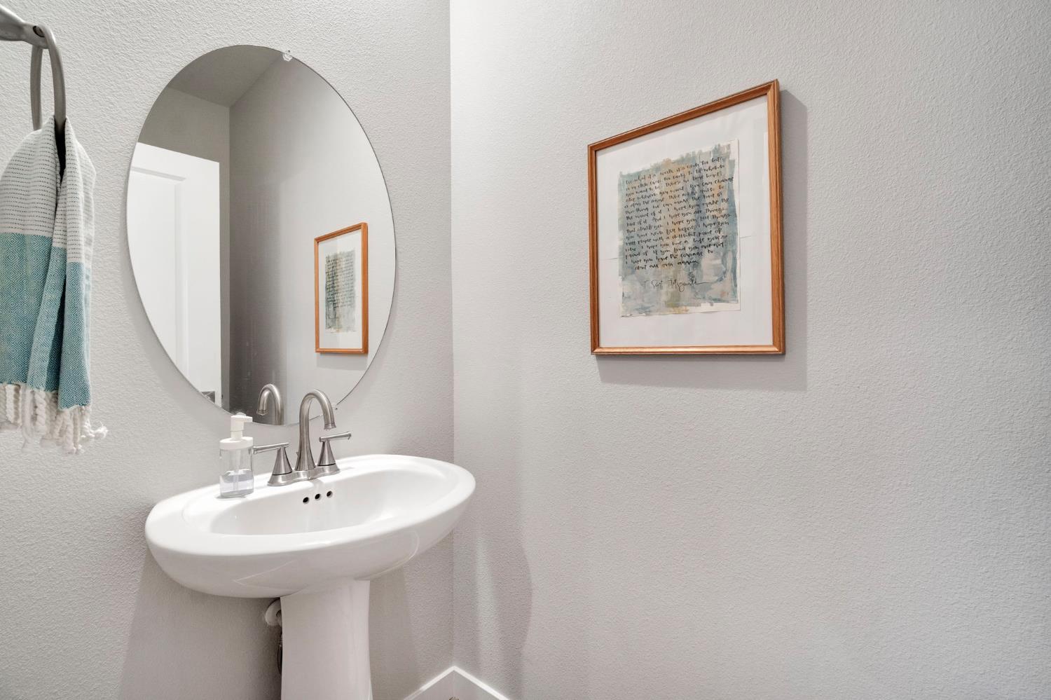 554 Mccaffrey Way, Madera, CA 93636