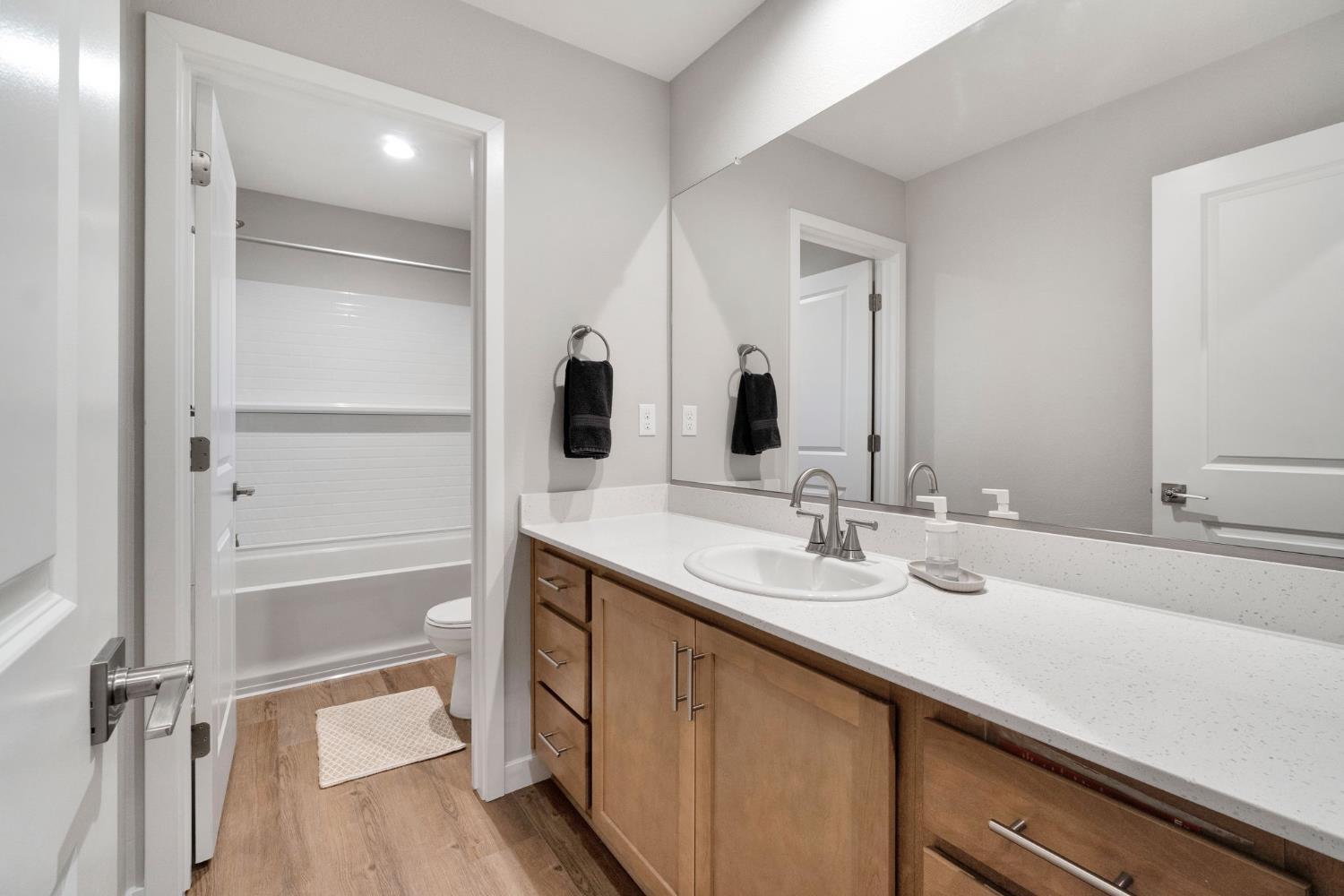 554 Mccaffrey Way, Madera, CA 93636