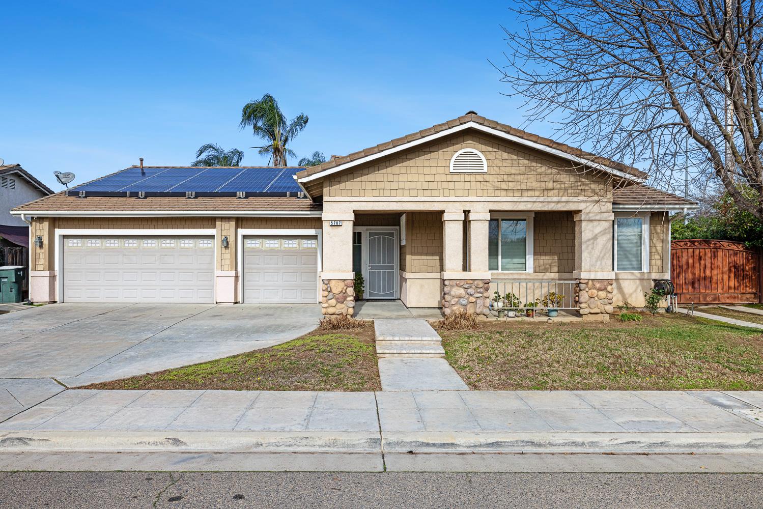 5787 E Byrd Ave, Fresno, CA 93727