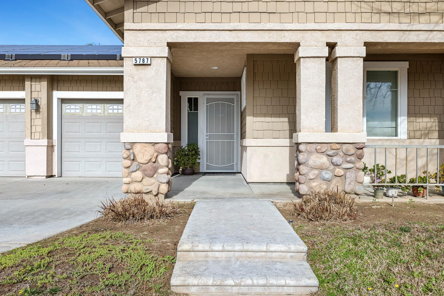 5787 E Byrd Ave, Fresno, CA 93727