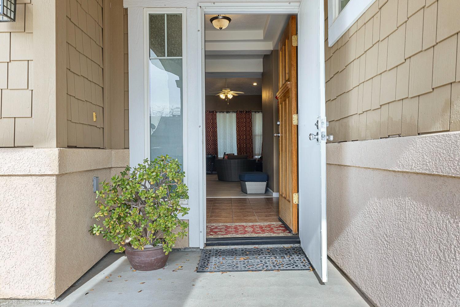 5787 E Byrd Ave, Fresno, CA 93727