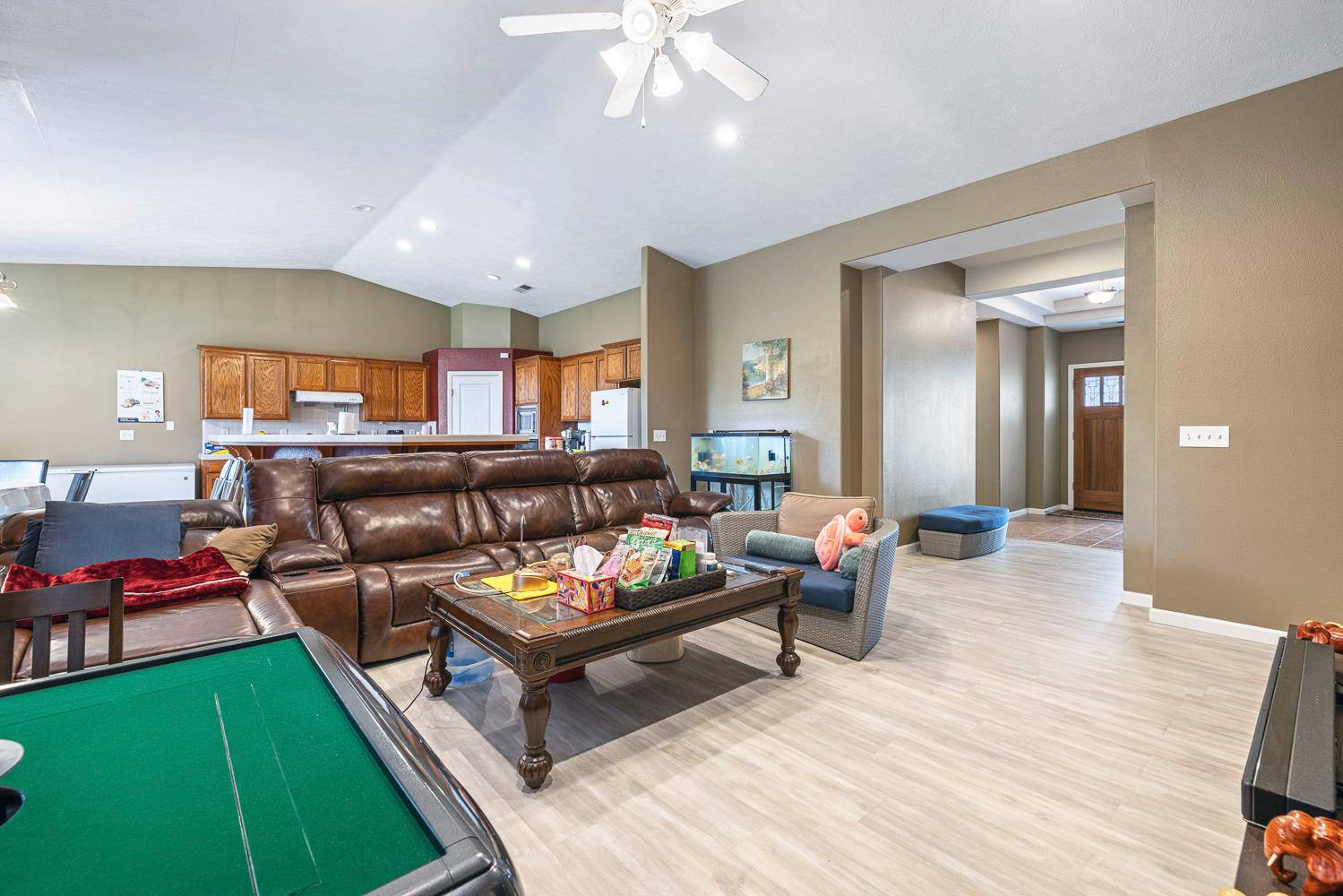 5787 E Byrd Ave, Fresno, CA 93727