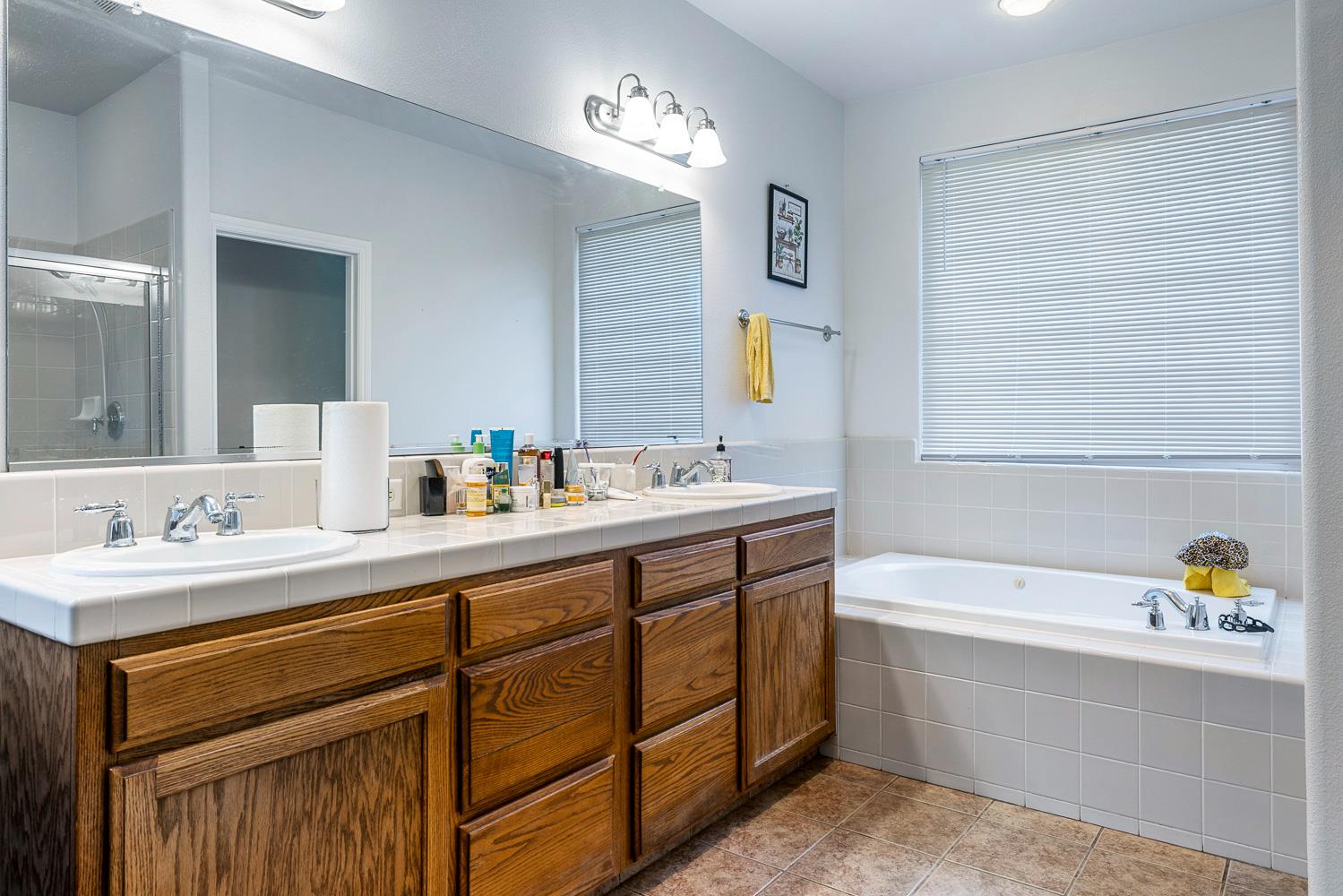 5787 E Byrd Ave, Fresno, CA 93727