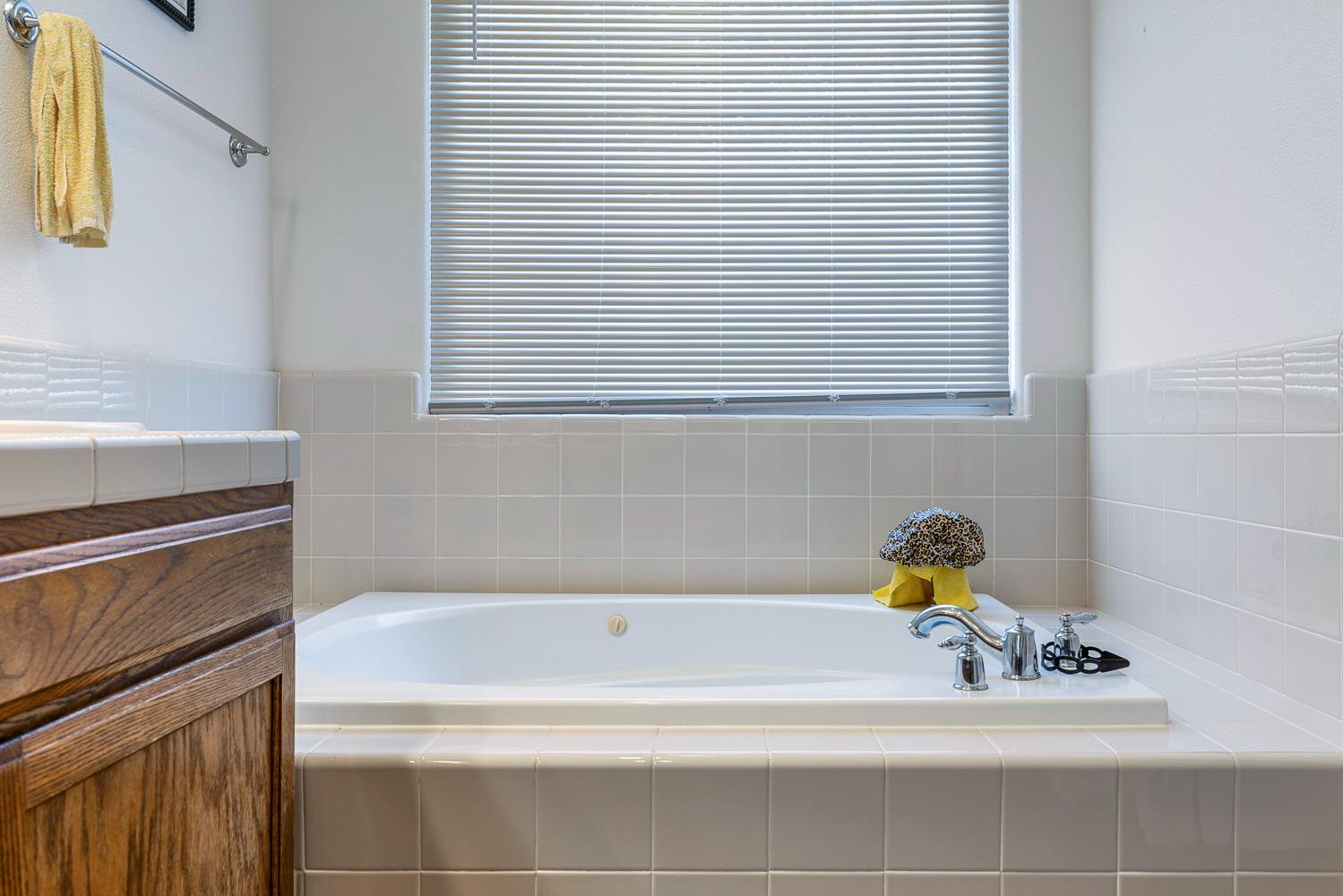 5787 E Byrd Ave, Fresno, CA 93727