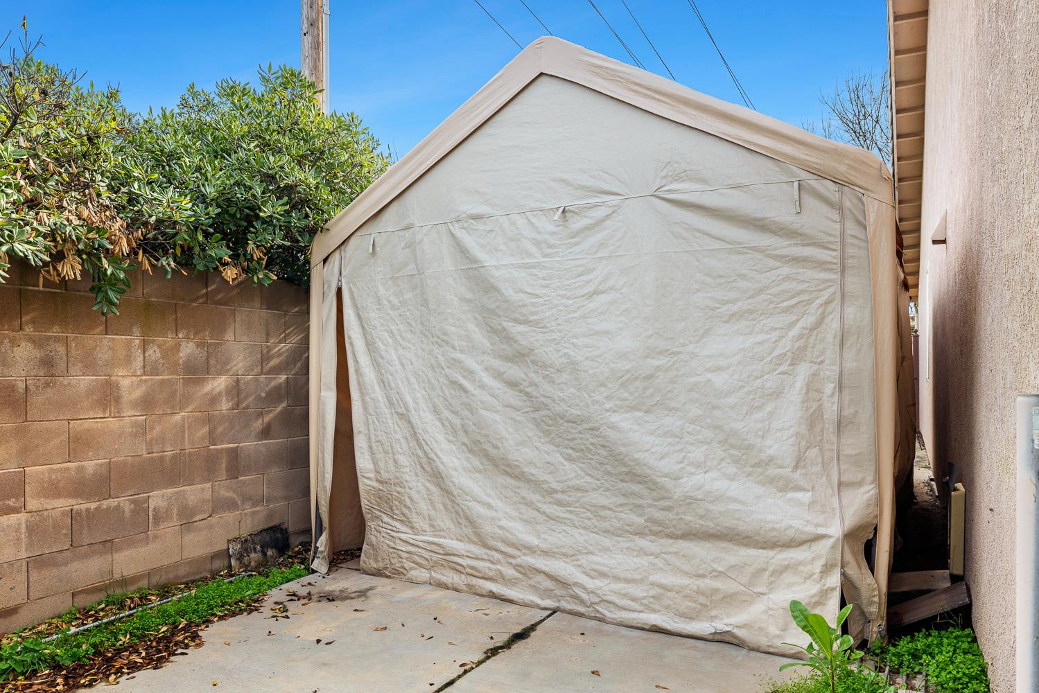 5787 E Byrd Ave, Fresno, CA 93727