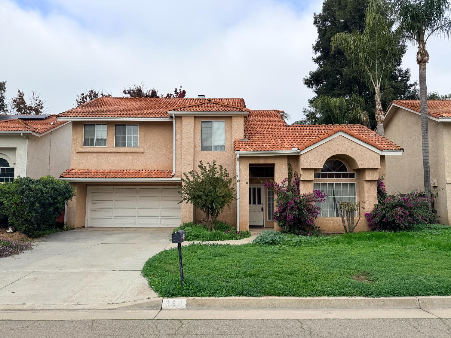 364 E Marwood Ln, Fresno, CA 93720