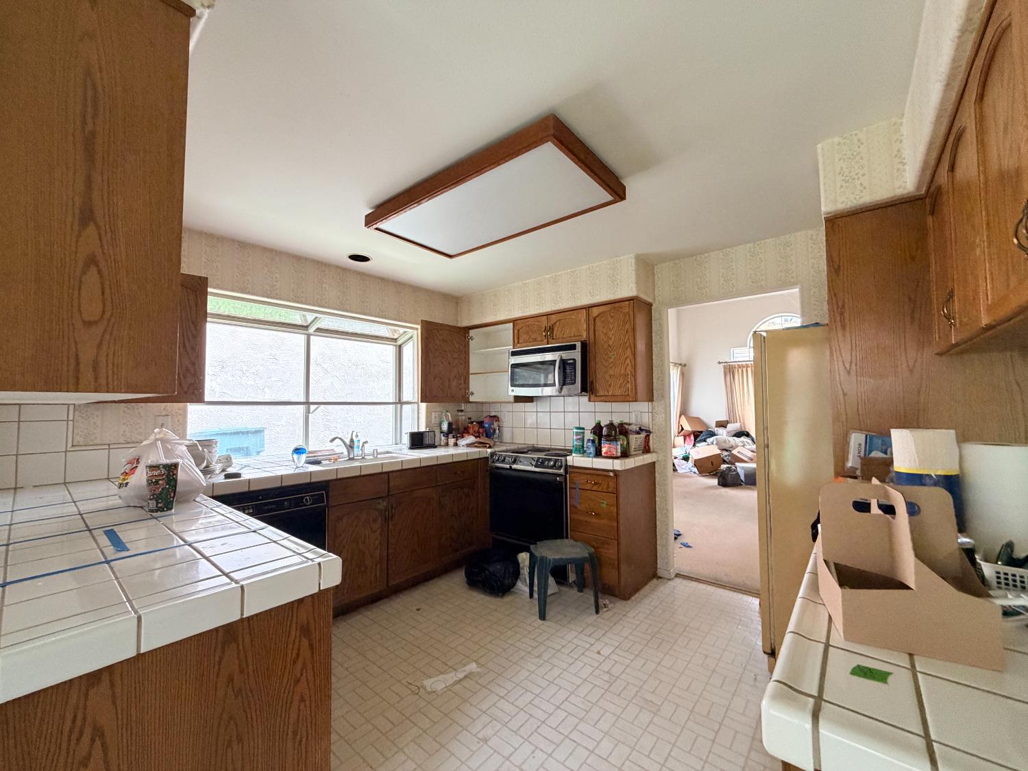 364 E Marwood Ln, Fresno, CA 93720