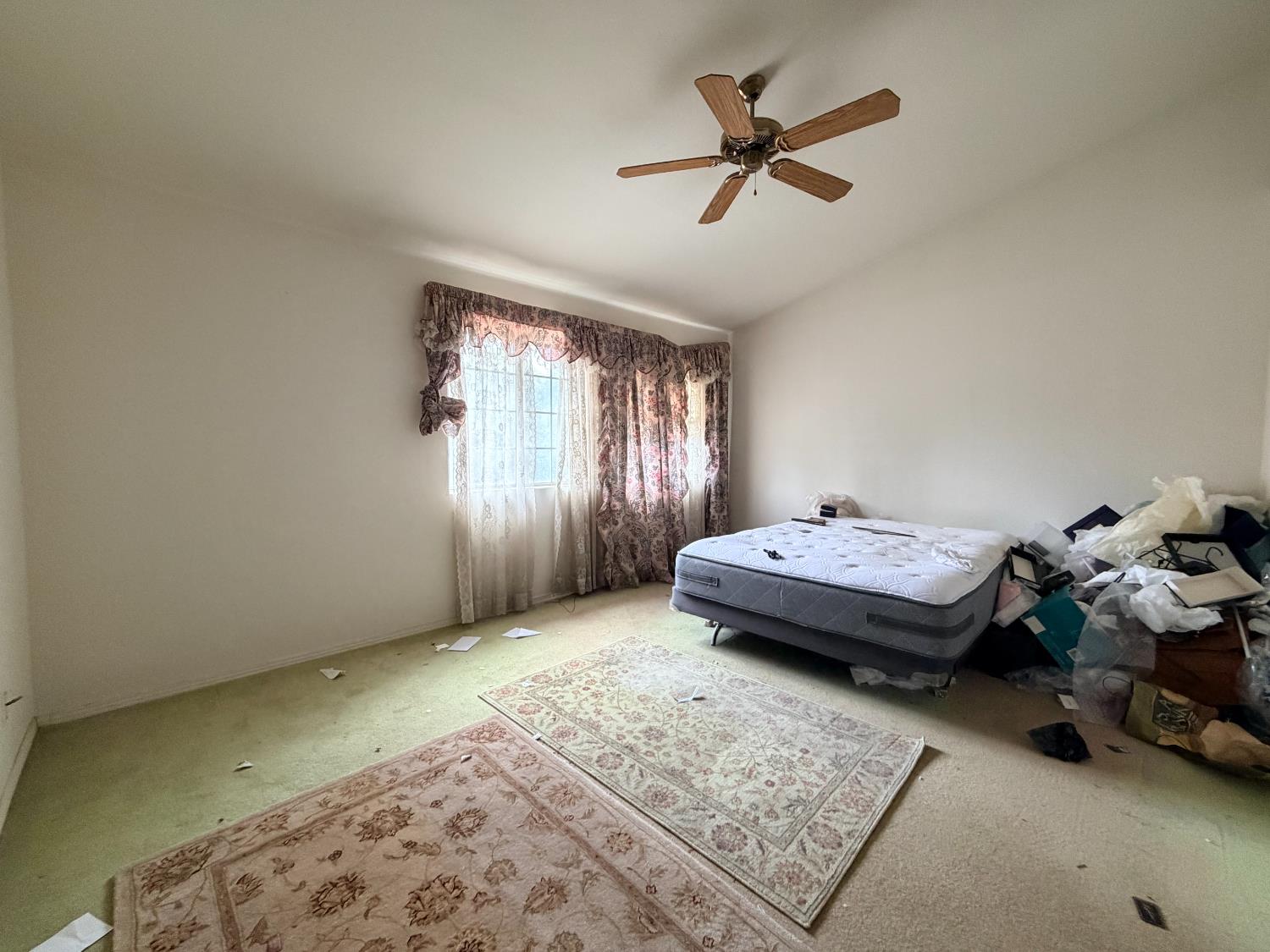 364 E Marwood Ln, Fresno, CA 93720