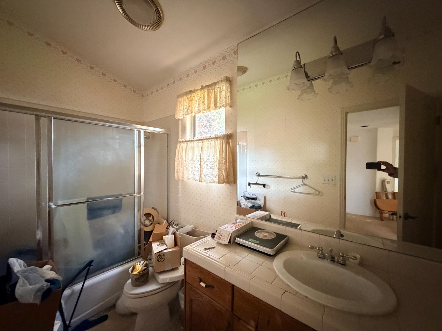 364 E Marwood Ln, Fresno, CA 93720