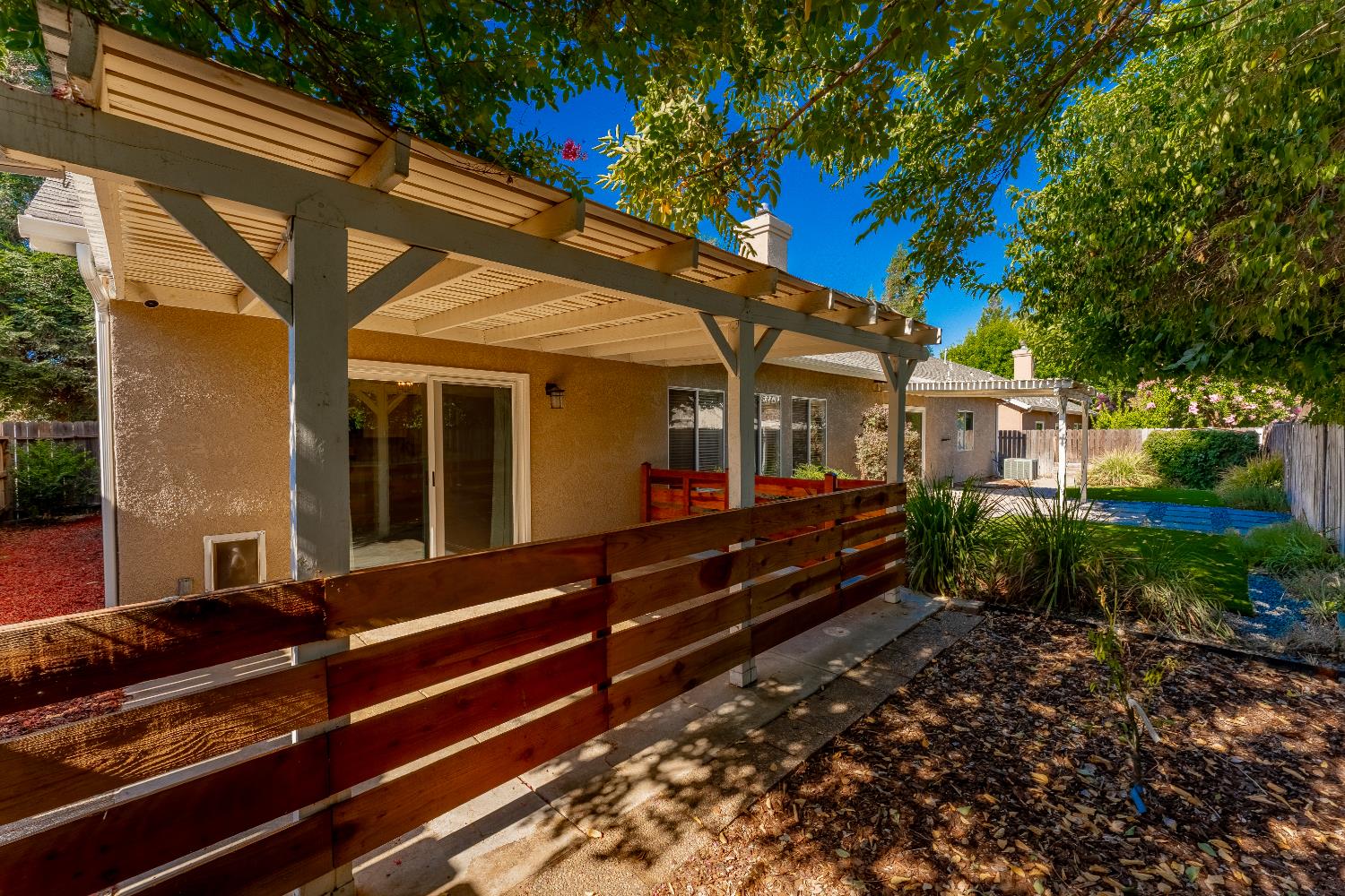 1963 Rialto Ct, Clovis, CA 93611