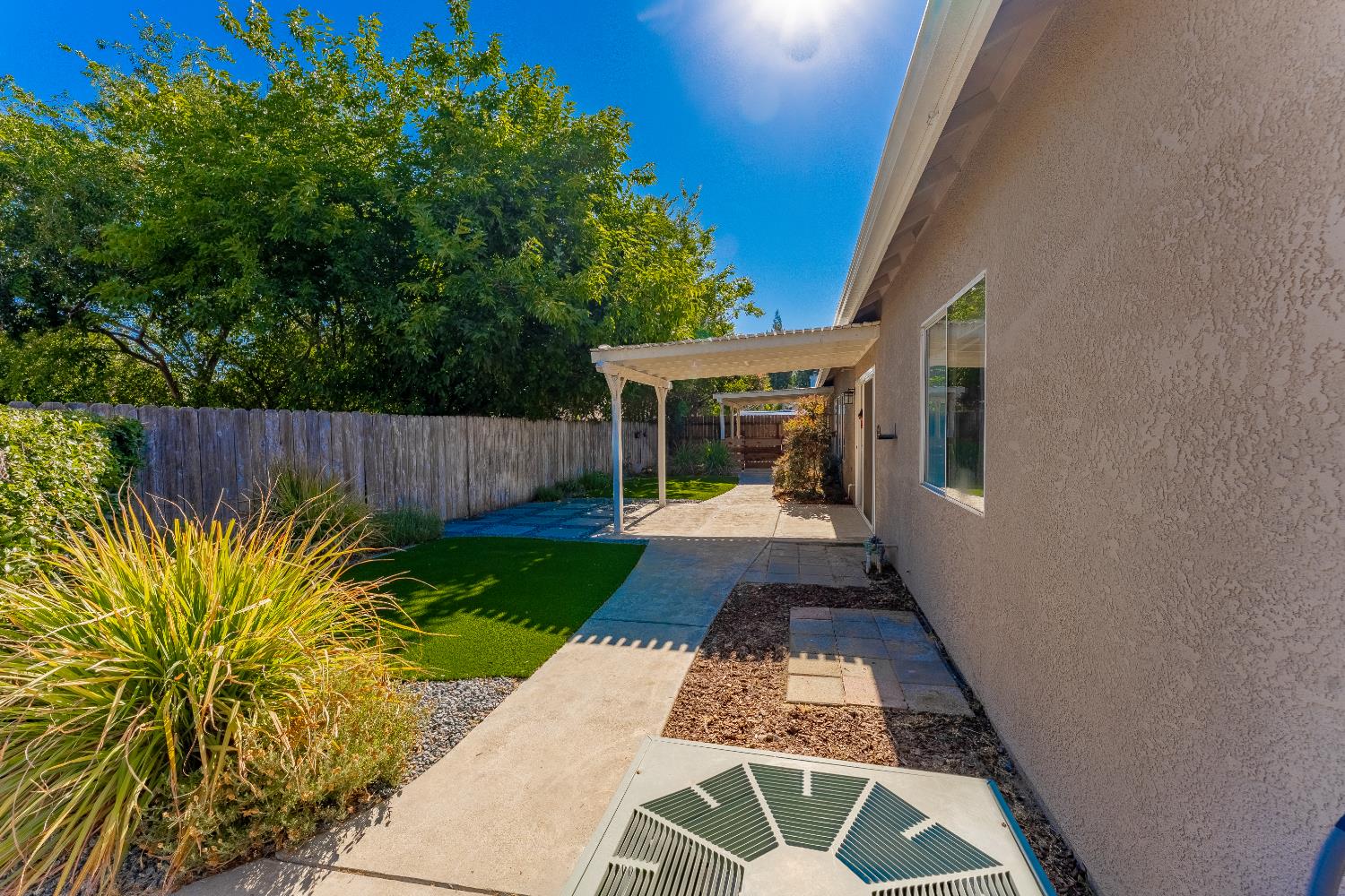 1963 Rialto Ct, Clovis, CA 93611