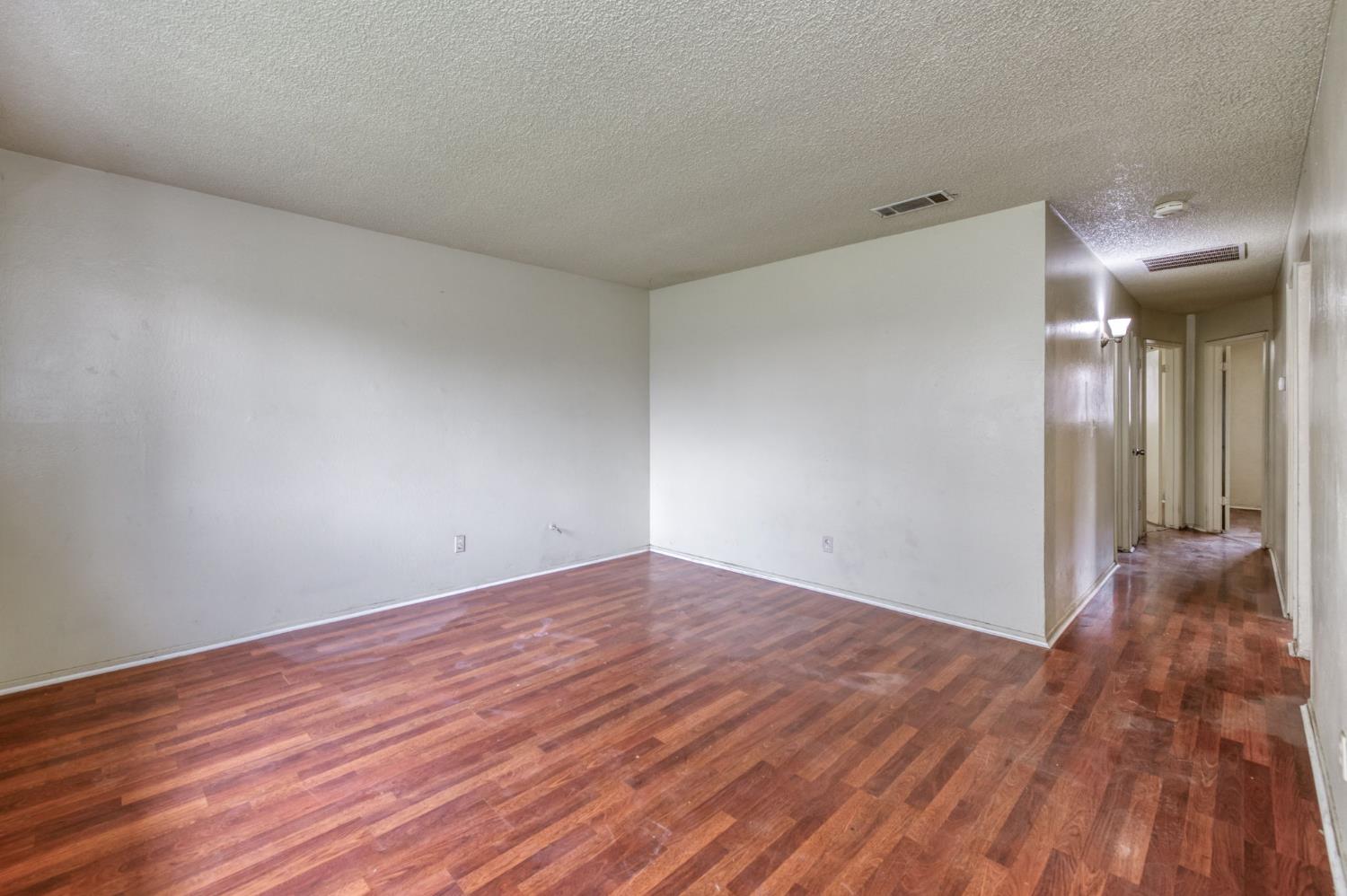 3068 W Fairmont Ave, Fresno, CA 93722