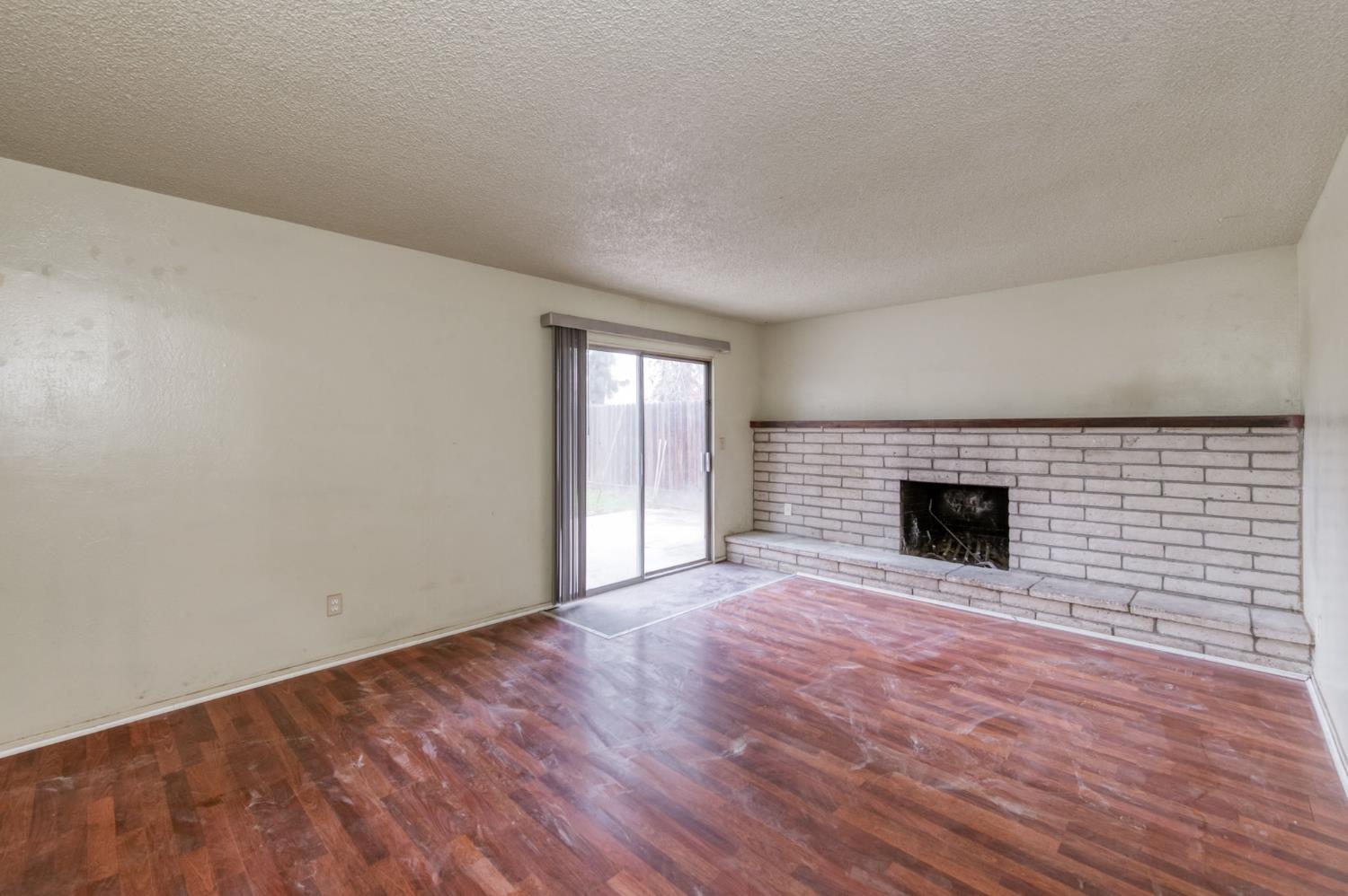 3068 W Fairmont Ave, Fresno, CA 93722