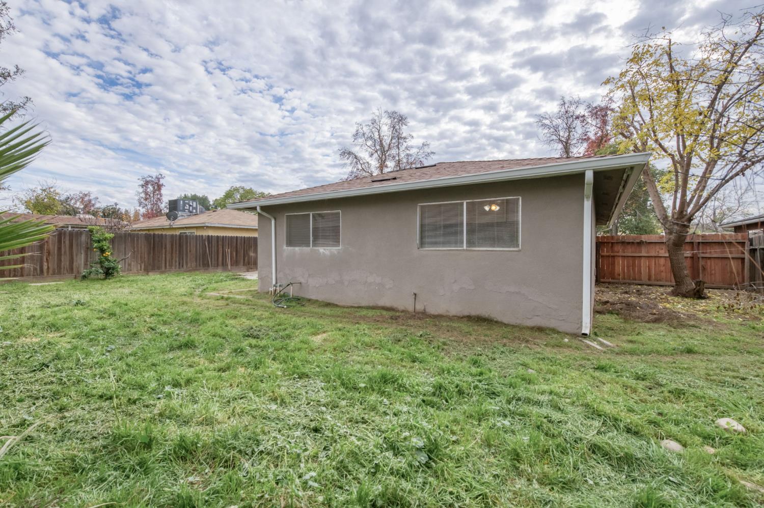 3068 W Fairmont Ave, Fresno, CA 93722