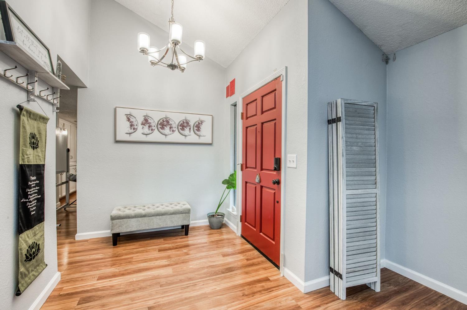 6189 N Cleo Ave, Fresno, CA 93722