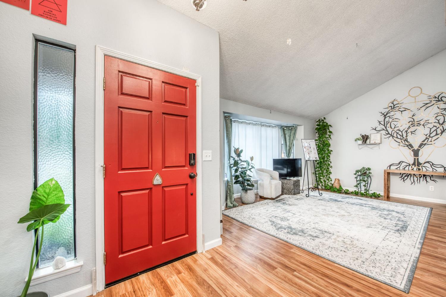 6189 N Cleo Ave, Fresno, CA 93722