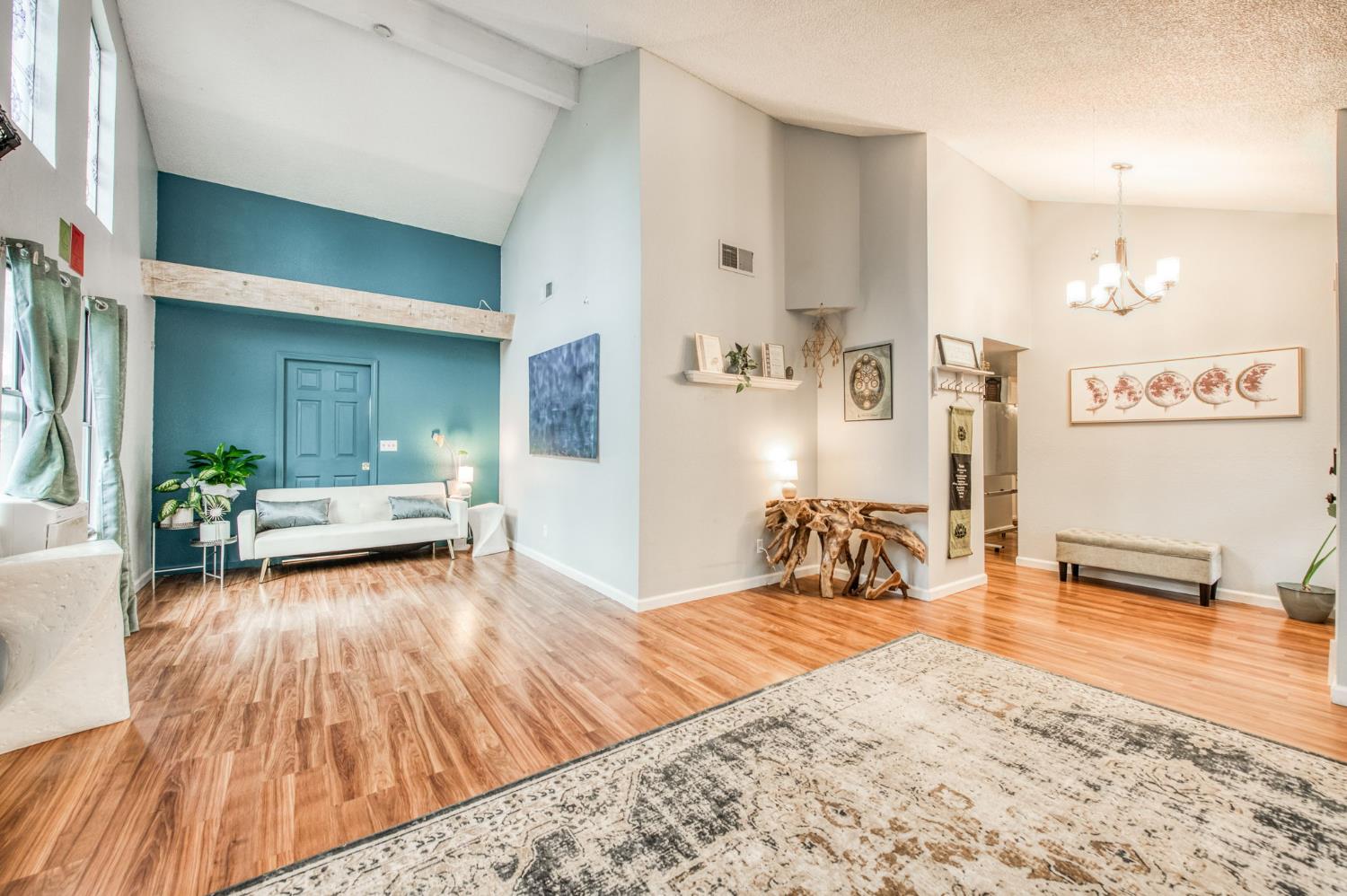 6189 N Cleo Ave, Fresno, CA 93722