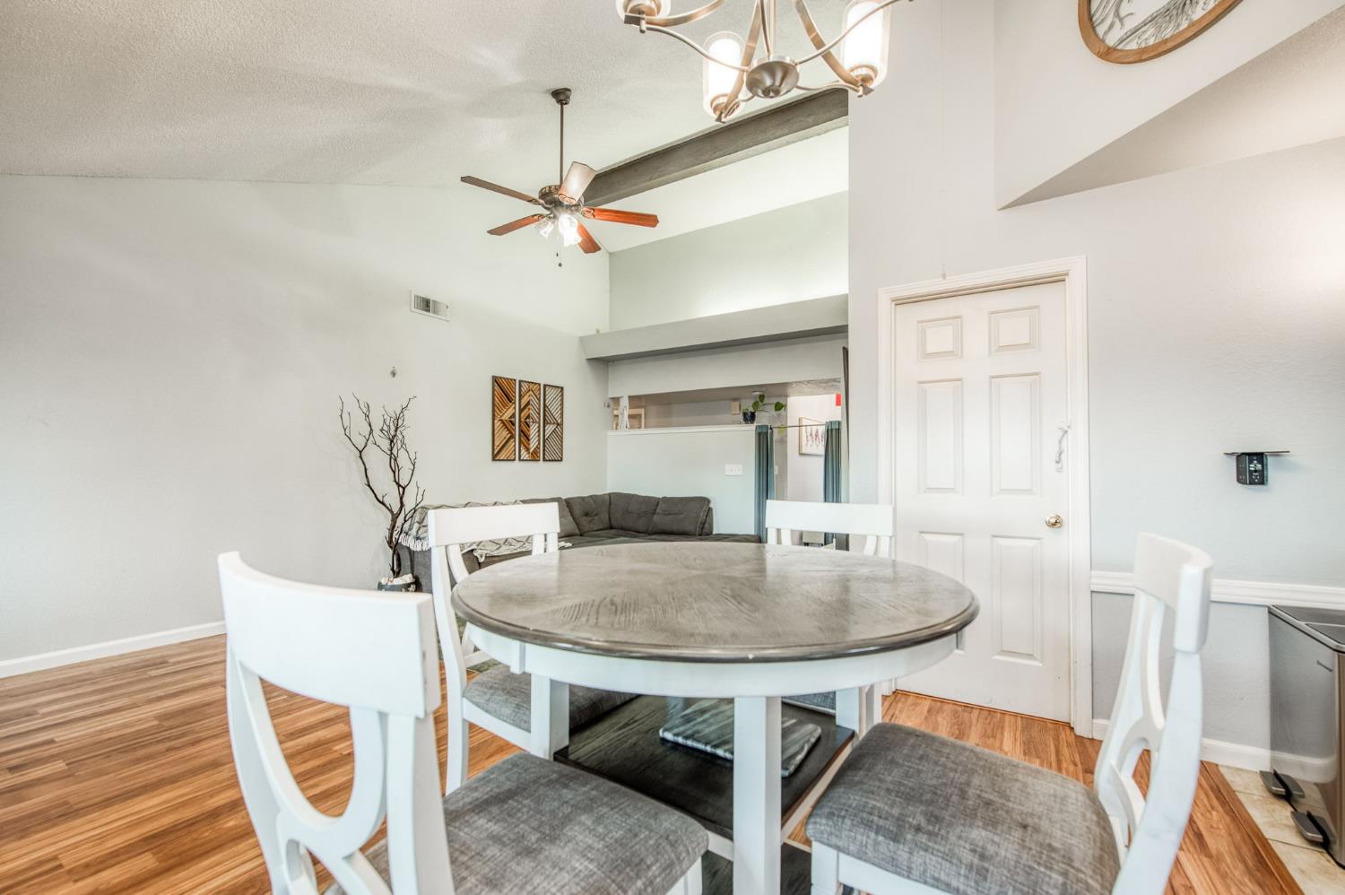 6189 N Cleo Ave, Fresno, CA 93722