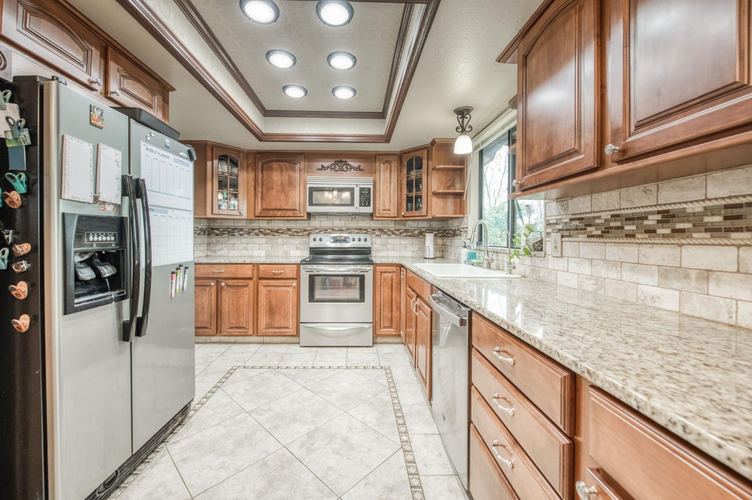 6189 N Cleo Ave, Fresno, CA 93722