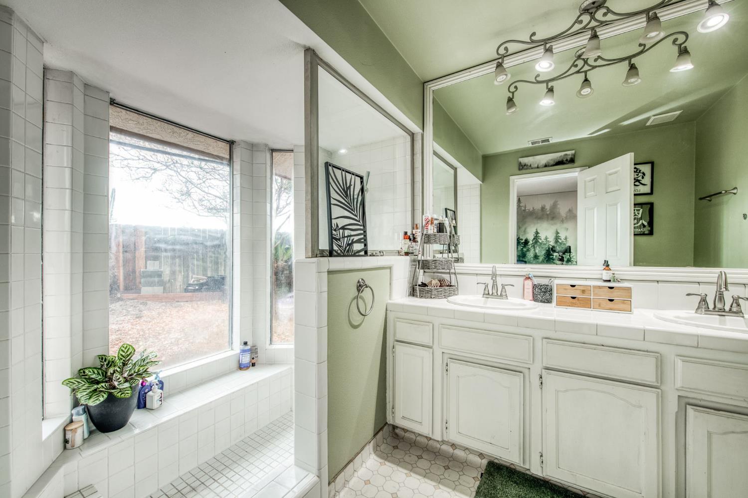 6189 N Cleo Ave, Fresno, CA 93722