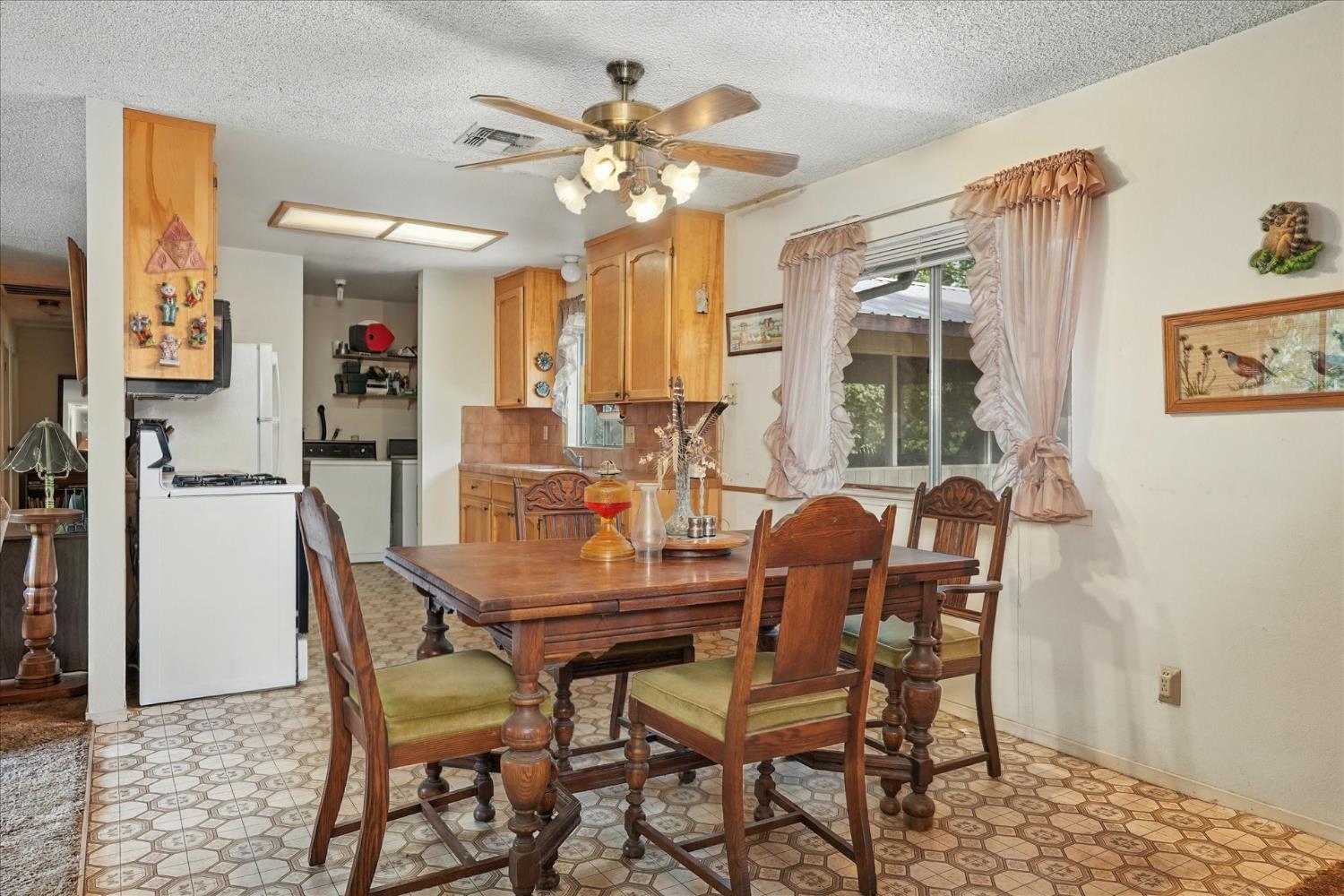 59556 Cascadel Dr, North Fork, CA 93643