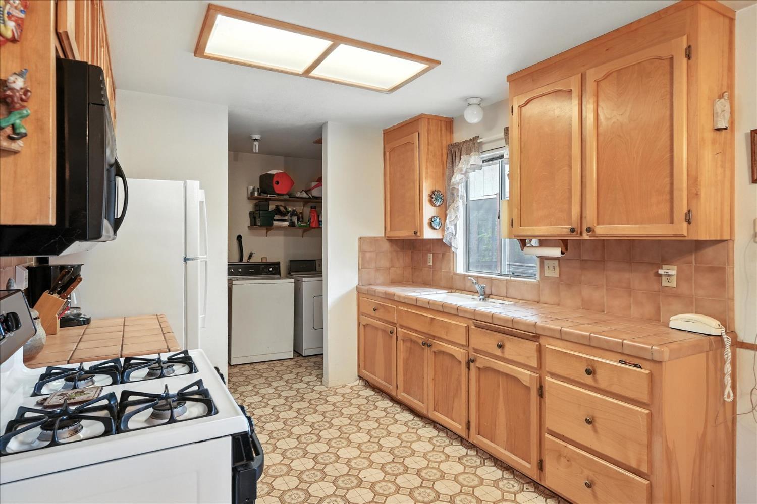 59556 Cascadel Dr, North Fork, CA 93643