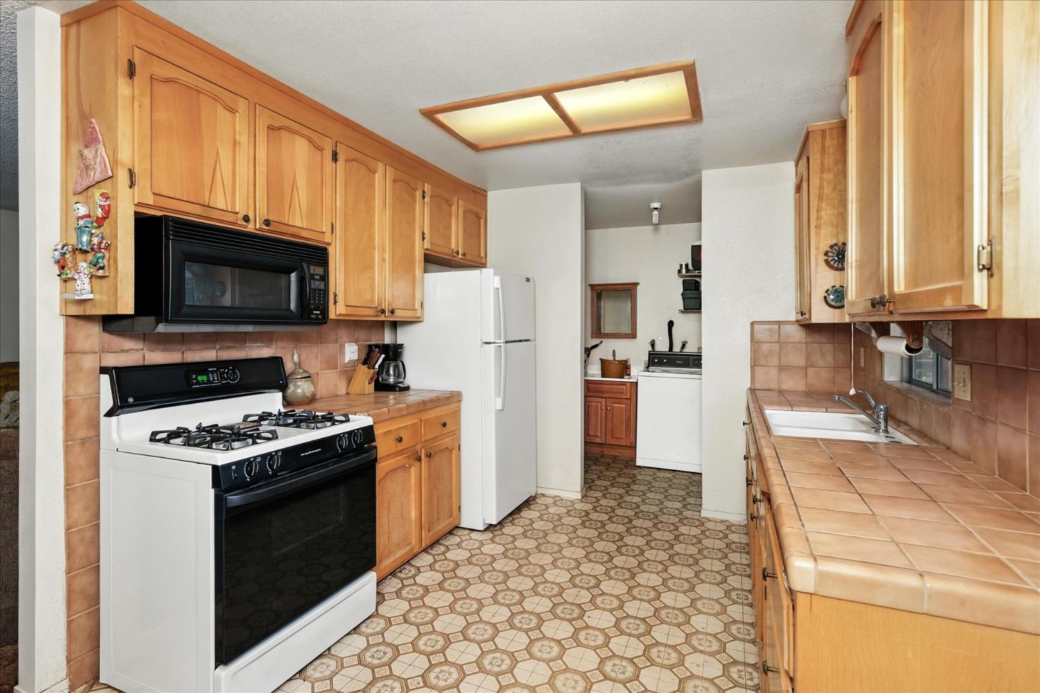 59556 Cascadel Dr, North Fork, CA 93643